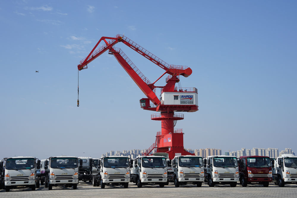 江淮运河通航在即 首座集装箱码头竣工